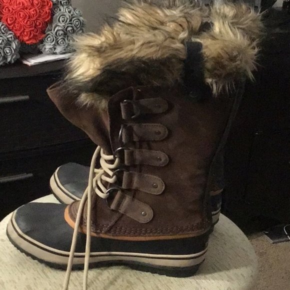 Sorel Joan of Artic Waterproof Snow Boots - Picture 3 of 4